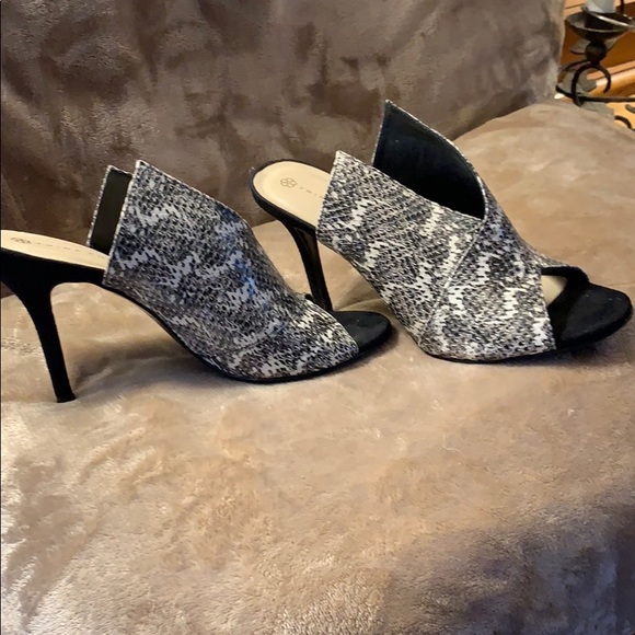 Shoes - Picture 5 of 5